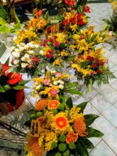 Bouquet di fiori misti e mimose