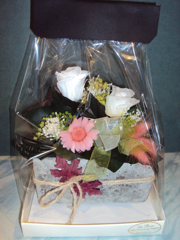 Cassettina con rose stabilizzate